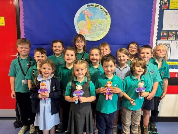 Morfa Nefyn School has won the Gold Siarter Iaith Award