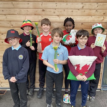 students wearing welsh themed things